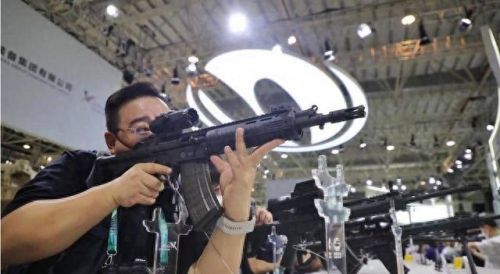 20系列武器(20式轻武器介绍)插图1