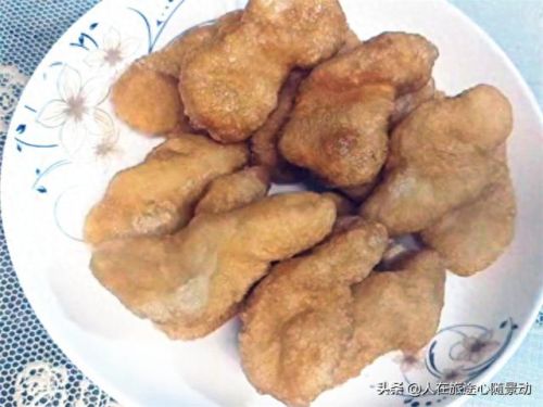 绿谷出久改过几次装备(绿谷出久)
