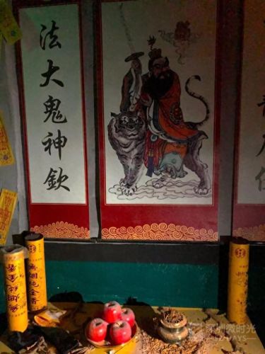 鬼屋密室绝地逃生攻略(密室逃生古堡攻略)插图2