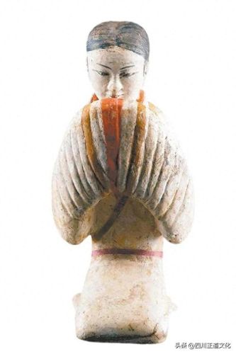 深衣的特点是身体深藏不露(汉服深衣简介)插图