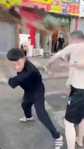以一敌三(以一敌三小说免费阅读)插图2