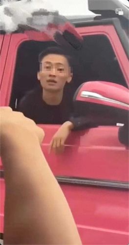 以一敌三(以一敌三小说免费阅读)插图3
