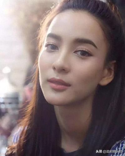 白莲花吻戏(俩人喝酒醉后吻戏)插图5