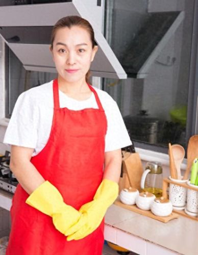 同居保姆(男方要保姆睡一个屋合法吗)插图5
