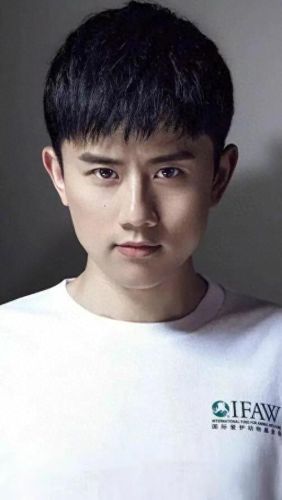 张杰qq透明皮肤(张杰私下的皮肤)插图11