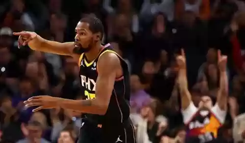 最强球队巅峰阵容搭配表(nba现役最强阵容)插图