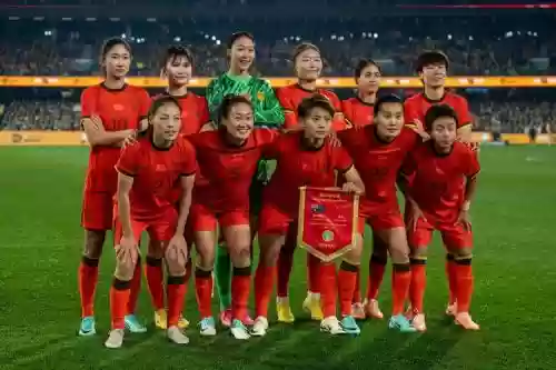 女足半程阵容插图