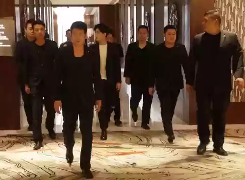 黑帮保镖阵容搭配_1
