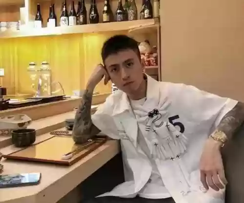 秦奋的游戏装备，秦奋玩游戏插图1