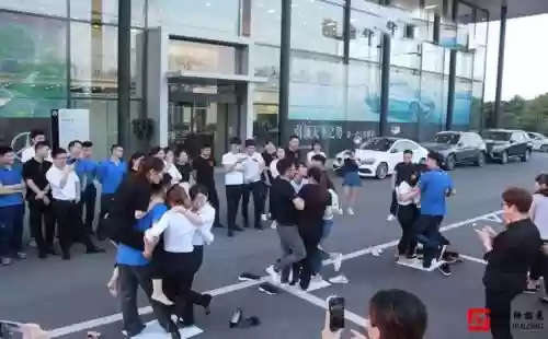 滚报纸游戏攻略，报纸滚筒游戏插图1